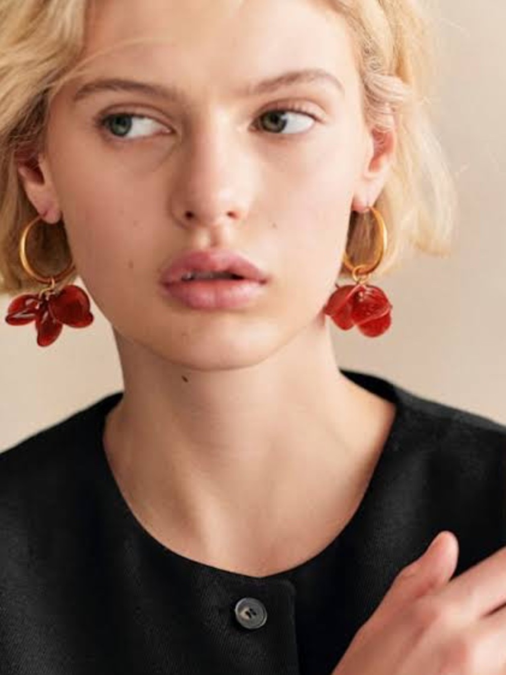Red Flora Earrings & Velour Hair Tie NWT - Picture 6 of 7